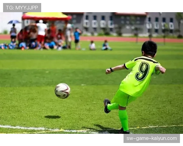 俱乐部引导青训营增加课业辅导 确保学员学业不荒废，足球青训俱乐部运营